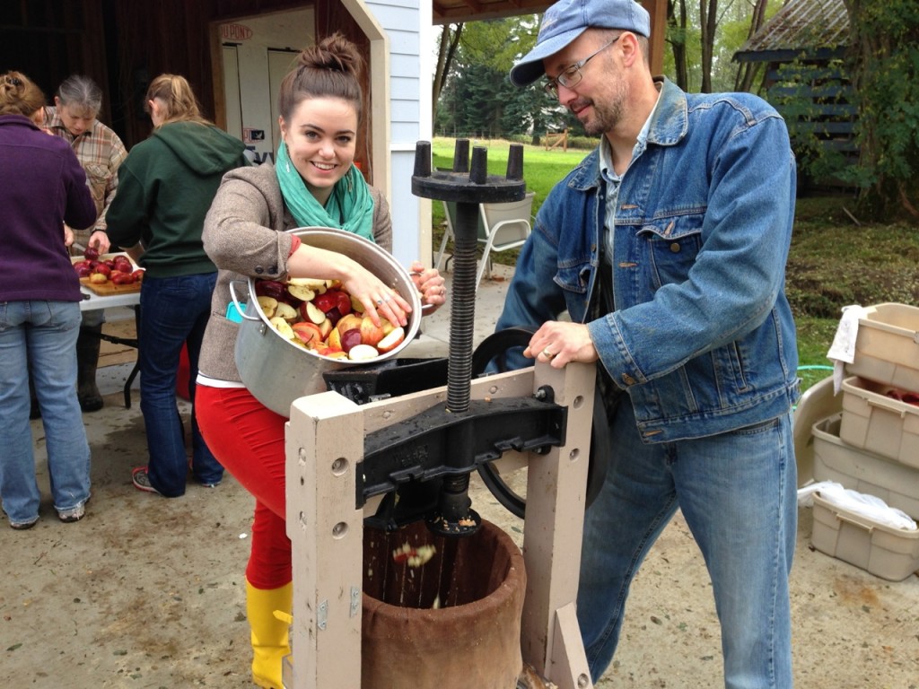 Grinding the apples